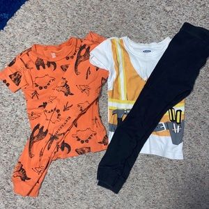 Set of 2- shirt sleeve / long pant pajamas 4t